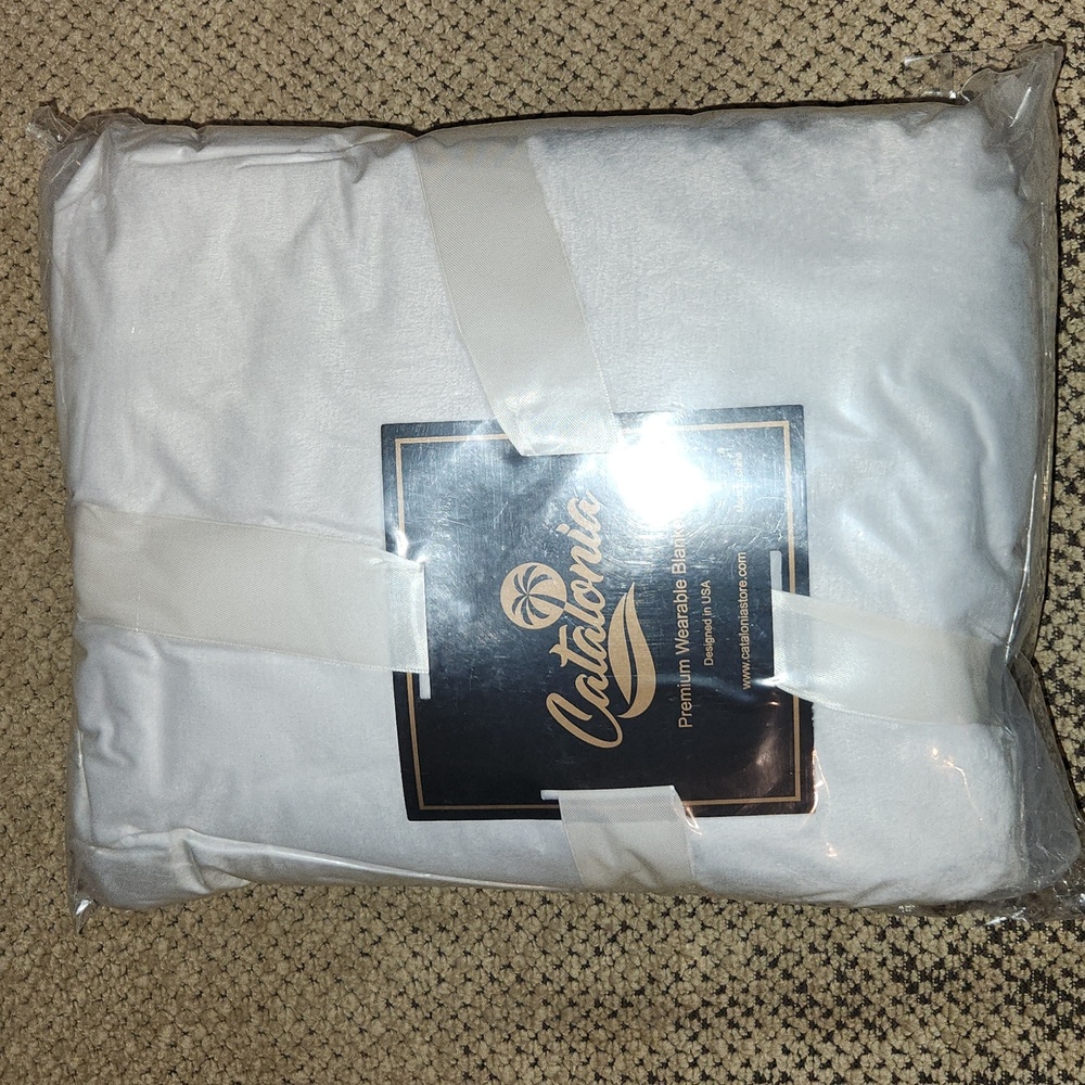 NWT Catalonia Premium Wearable Blanket
